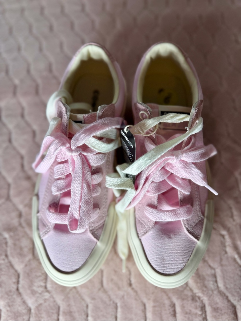 Converse Pink Canvas Low-Top Sneakers Women’s Size 9 Platform Style NWT